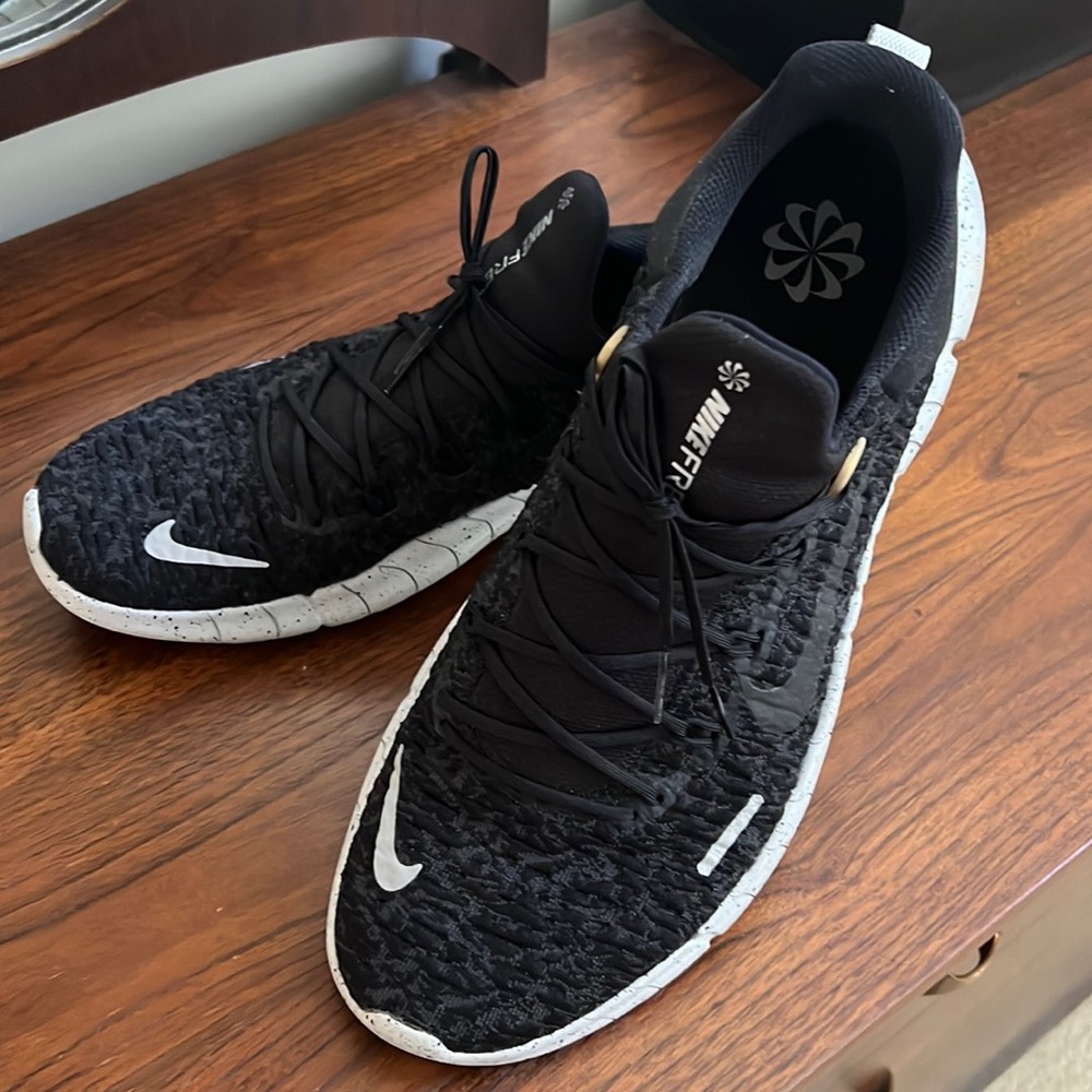 Men’s Nike Free Run, black and gray, size 13